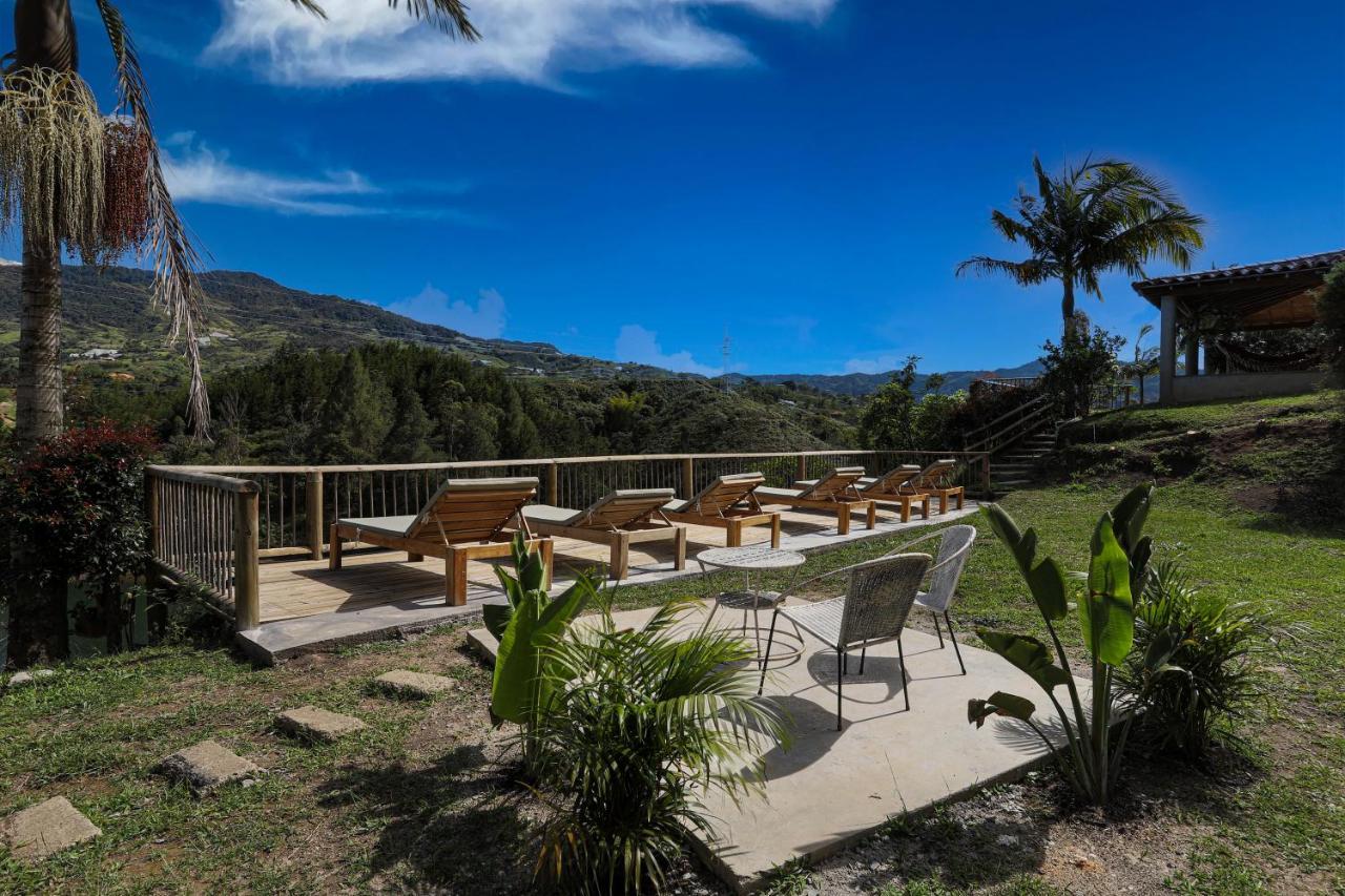 Soy Local Guatape Hotel Екстериор снимка