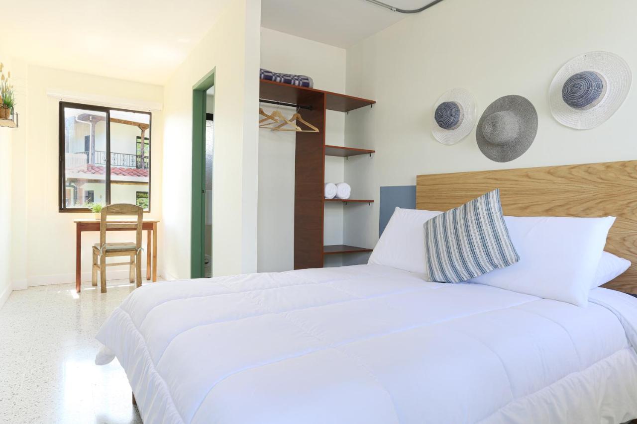 Soy Local Guatape Hotel Екстериор снимка