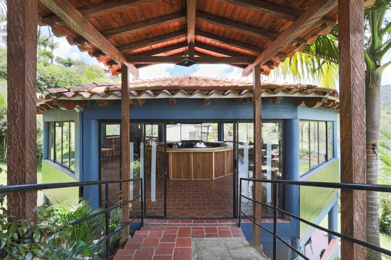 Soy Local Guatape Hotel Екстериор снимка