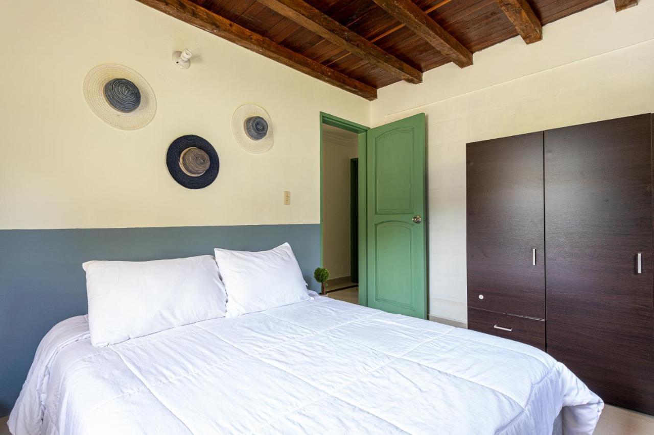 Soy Local Guatape Hotel Екстериор снимка