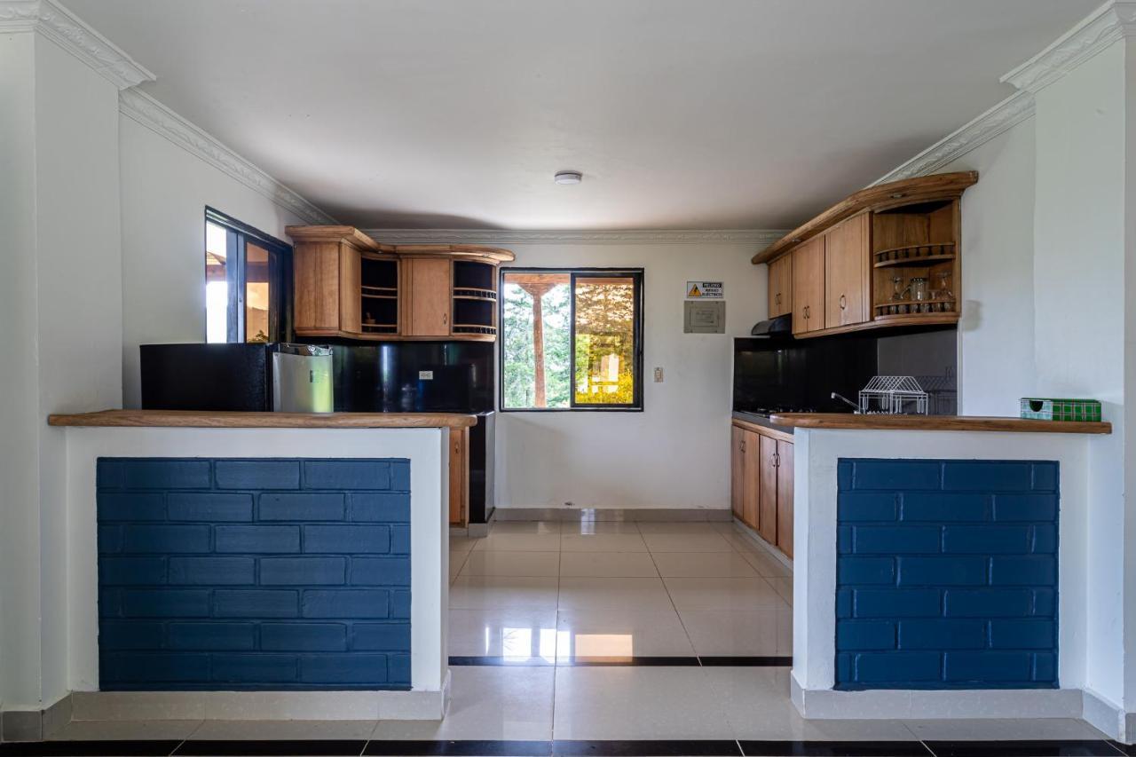 Soy Local Guatape Hotel Екстериор снимка