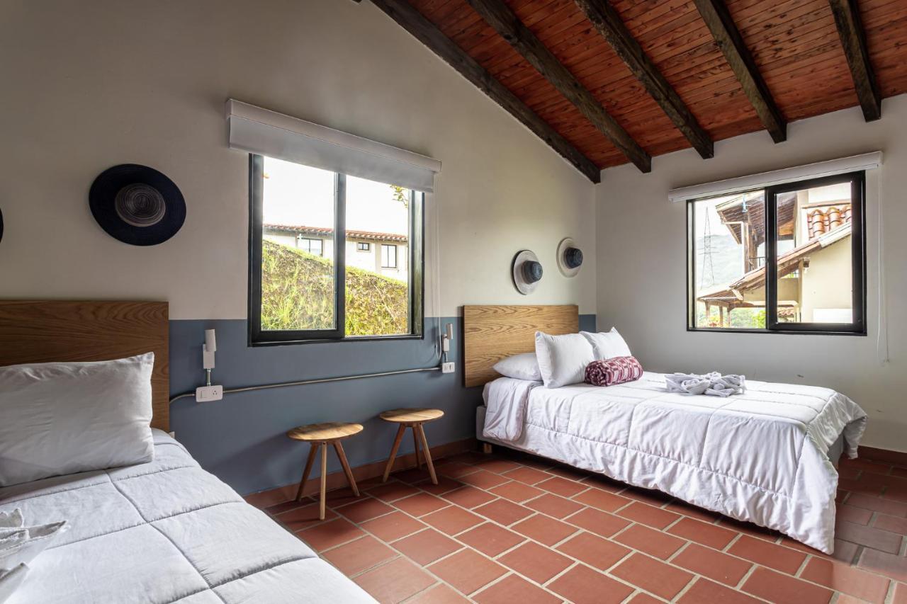 Soy Local Guatape Hotel Екстериор снимка