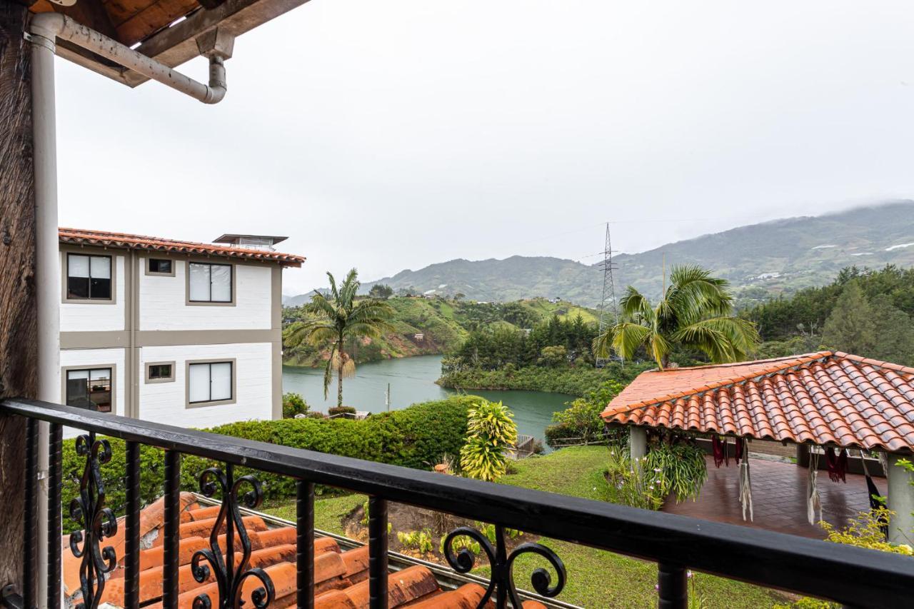 Soy Local Guatape Hotel Екстериор снимка