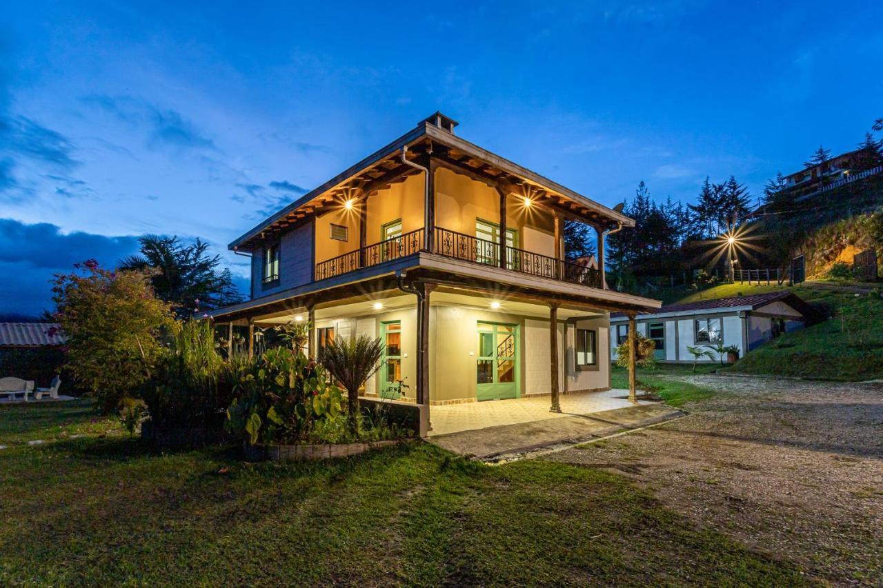 Soy Local Guatape Hotel Екстериор снимка