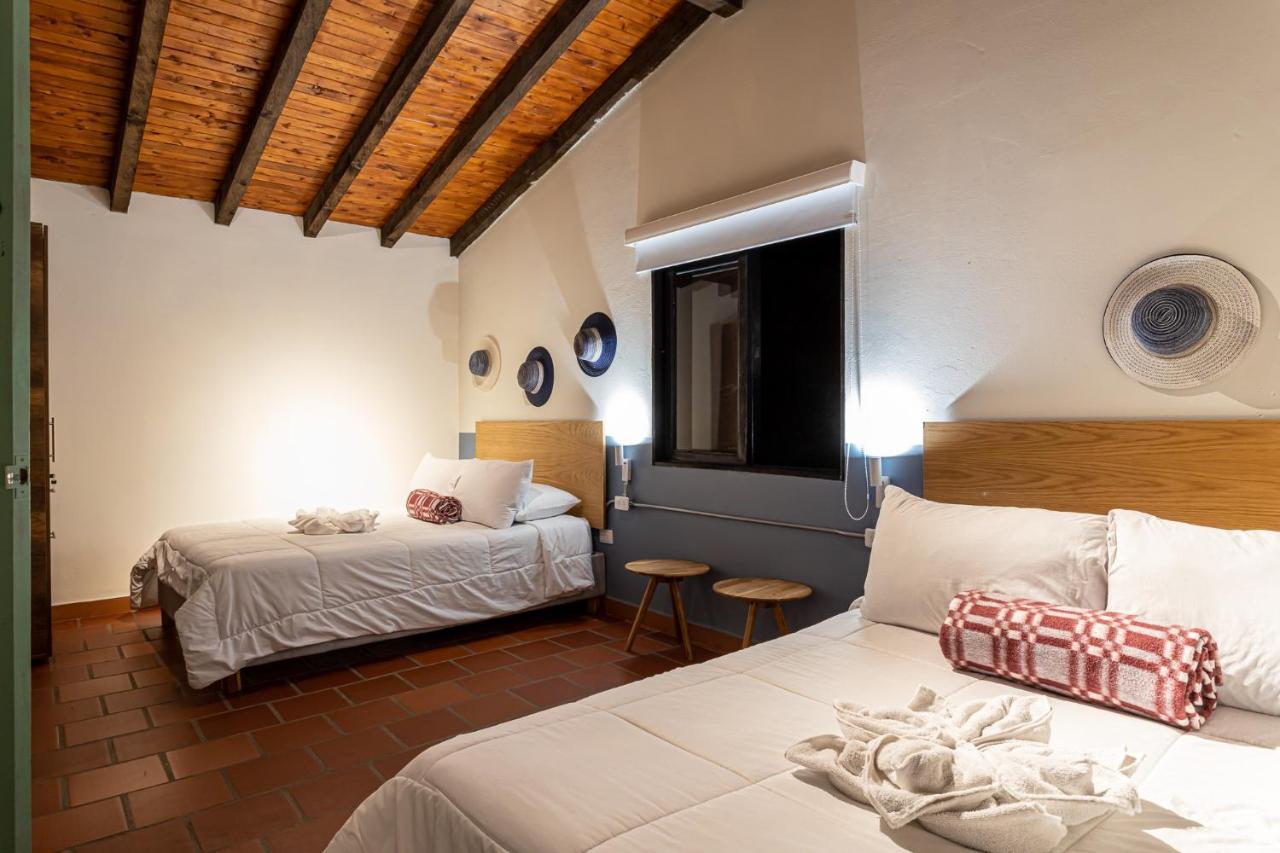 Soy Local Guatape Hotel Екстериор снимка