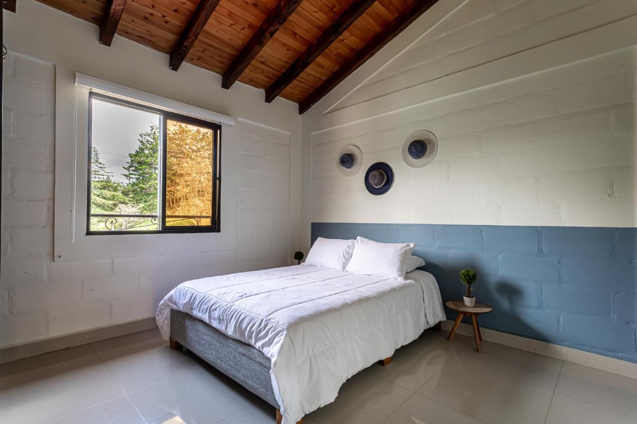 Soy Local Guatape Hotel Екстериор снимка