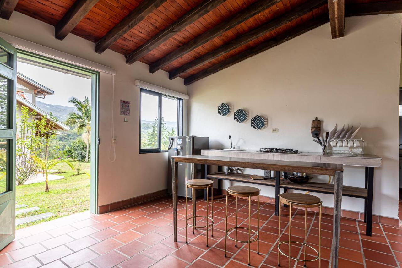 Soy Local Guatape Hotel Екстериор снимка