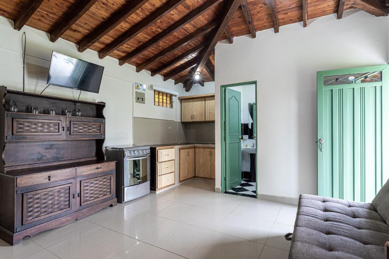 Soy Local Guatape Hotel Екстериор снимка